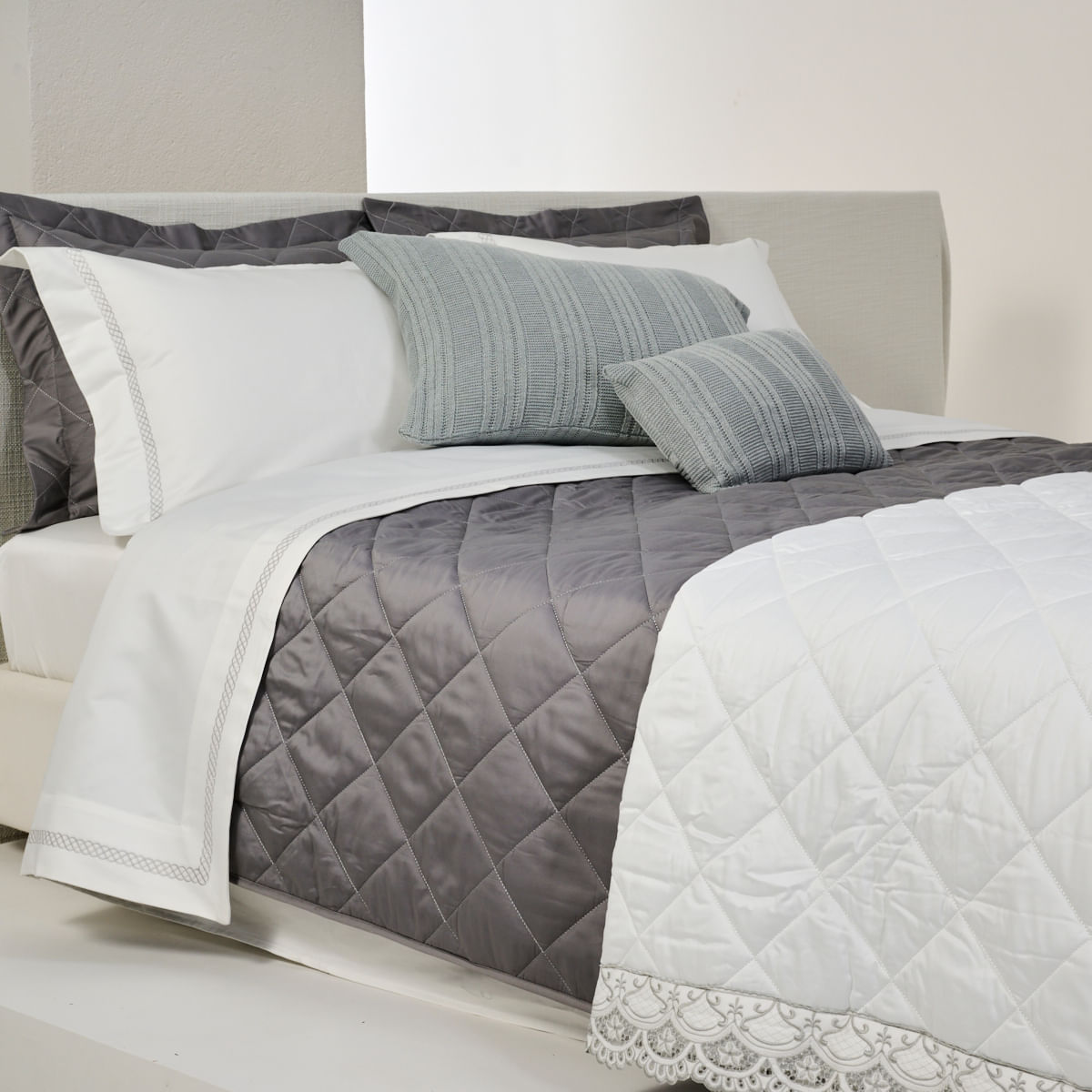 10 01 0223 Edredom 400 Fios Brigitte Branco Prata 002